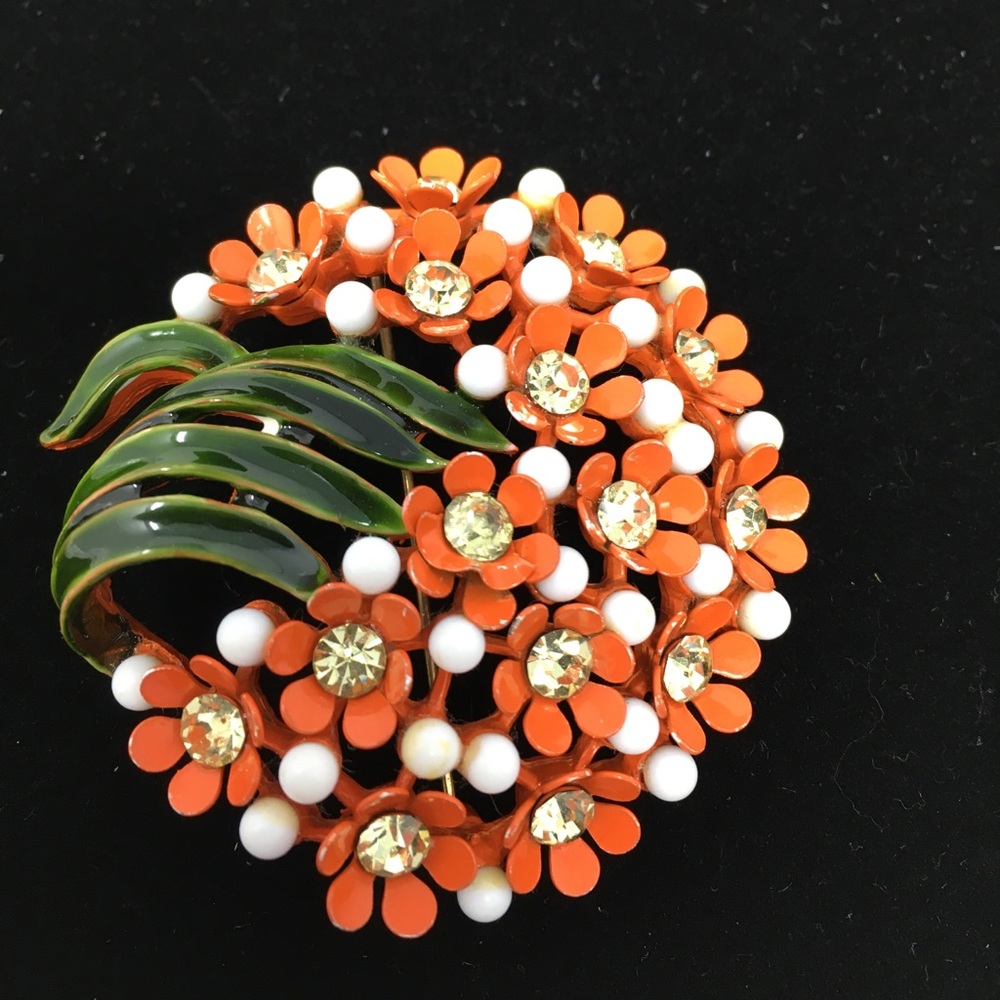 3/ $20 Vintage Brooch